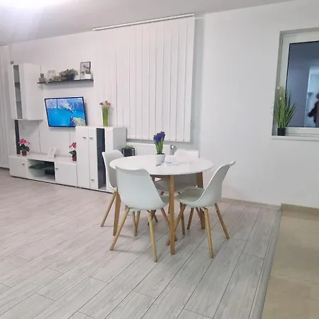 Claudiu Blue Apartament's 9 *